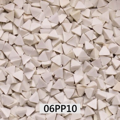 Plastic chips 8